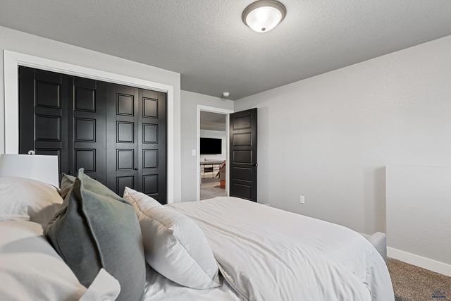 587 QUINTON LN, Box Elder, SD 57719