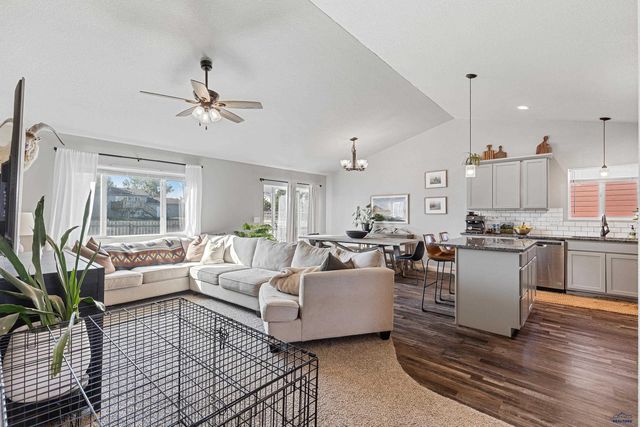 587 QUINTON LN, Box Elder, SD 57719