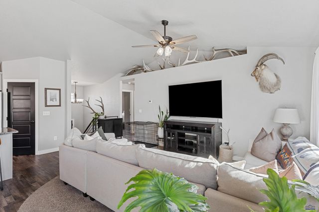 587 QUINTON LN, Box Elder, SD 57719