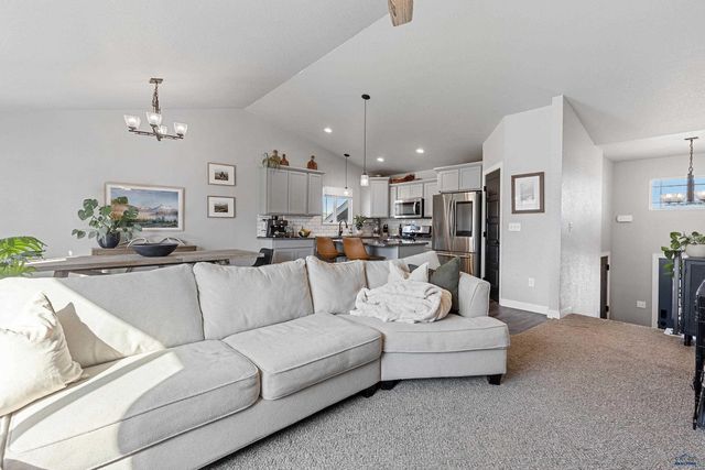 587 QUINTON LN, Box Elder, SD 57719