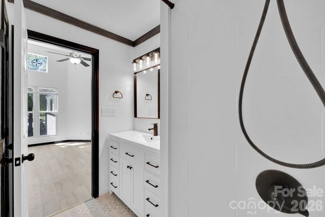18755 Vineyard Point Lane, Cornelius, NC 28031