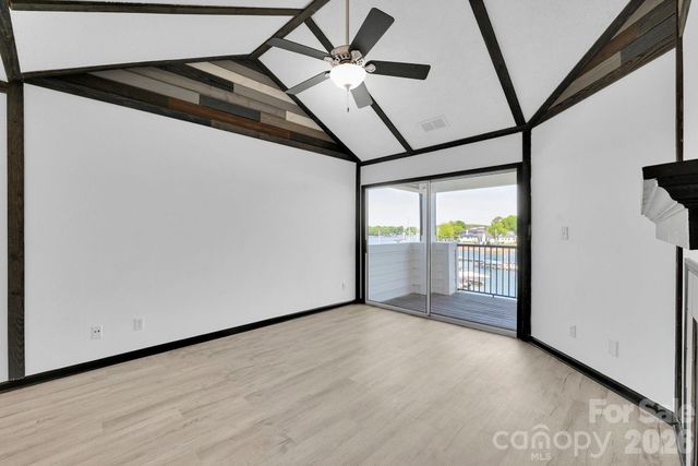 18755 Vineyard Point Lane, Cornelius, NC 28031