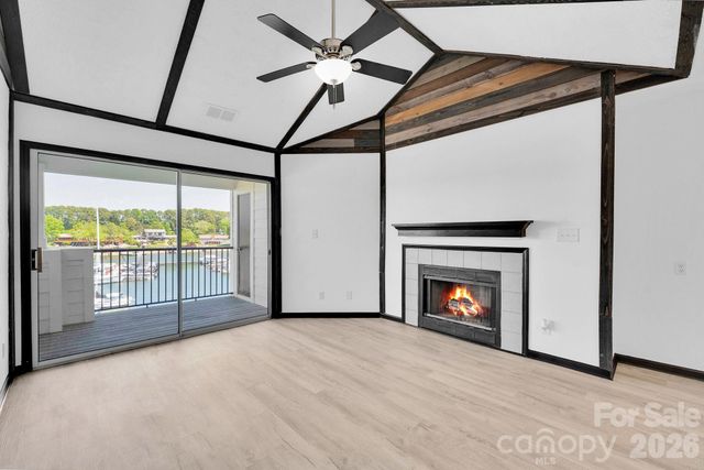 18755 Vineyard Point Lane, Cornelius, NC 28031