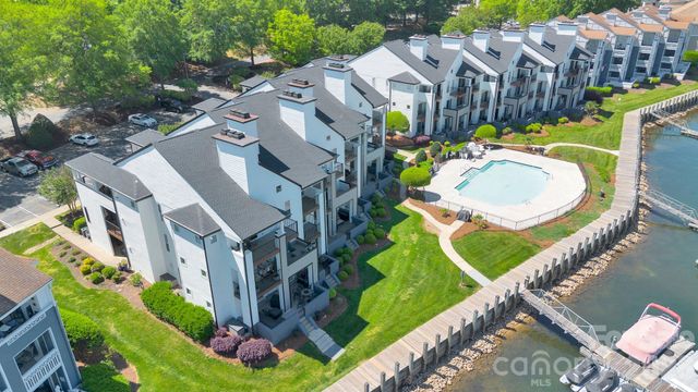 18755 Vineyard Point Lane, Cornelius, NC 28031