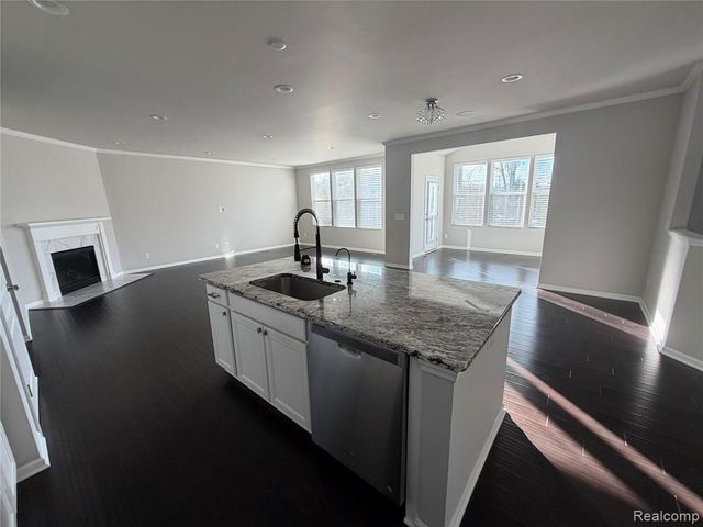 31065 Tremont Lane, Beverly Hills, MI 48025