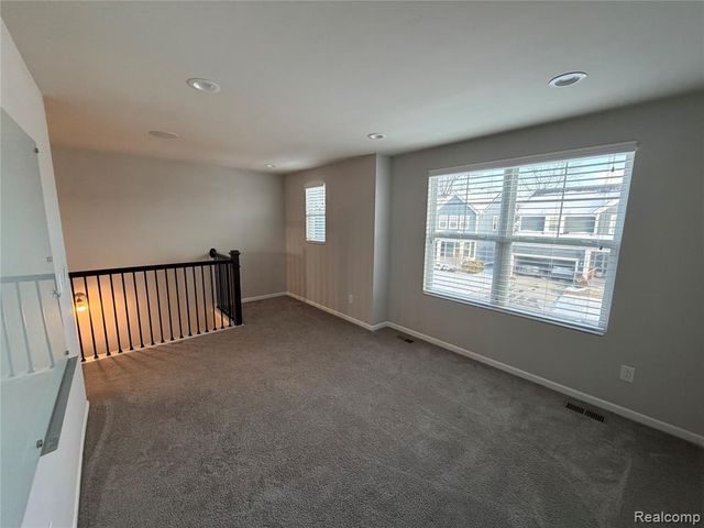 31065 Tremont Lane, Beverly Hills, MI 48025