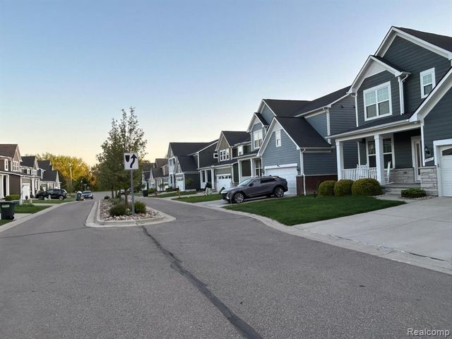 31065 Tremont Lane, Beverly Hills, MI 48025