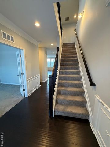 31065 Tremont Lane, Beverly Hills, MI 48025