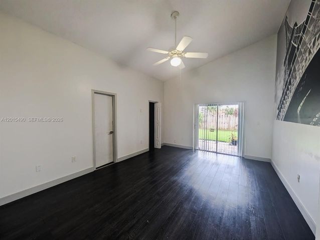 15356 SW 42nd Ln, Miami, FL 33185