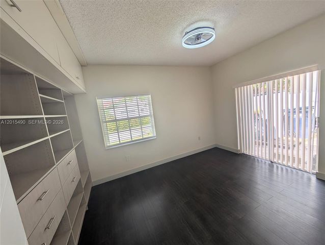 15356 SW 42nd Ln, Miami, FL 33185