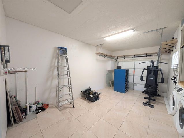 15356 SW 42nd Ln, Miami, FL 33185