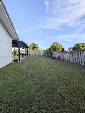 15356 SW 42nd Ln, Miami, FL 33185