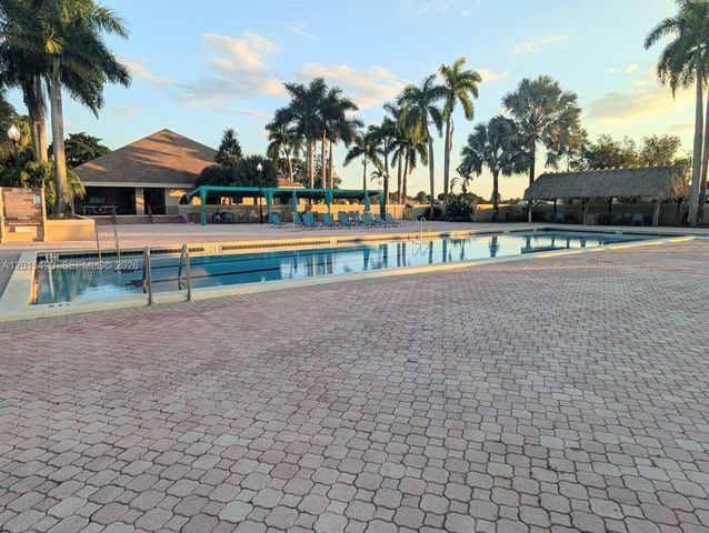 15356 SW 42nd Ln, Miami, FL 33185