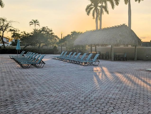 15356 SW 42nd Ln, Miami, FL 33185