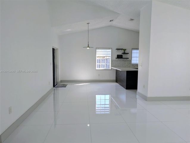 15356 SW 42nd Ln, Miami, FL 33185