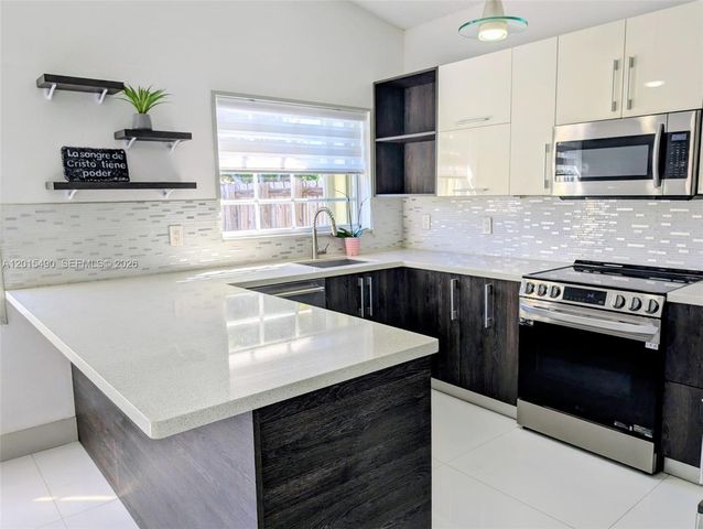 15356 SW 42nd Ln, Miami, FL 33185