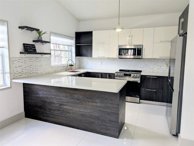 15356 SW 42nd Ln, Miami, FL 33185