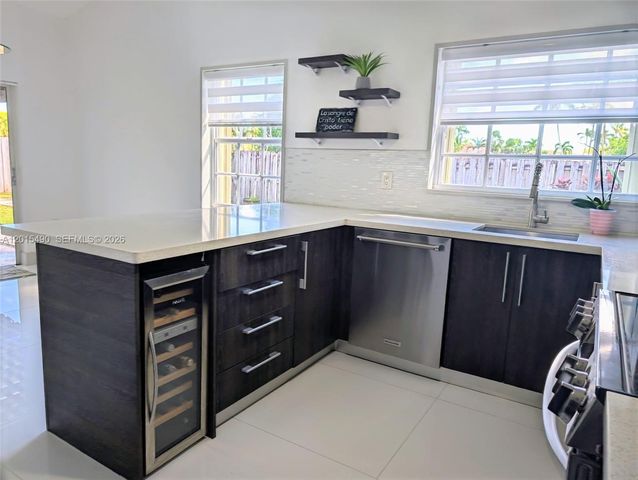 15356 SW 42nd Ln, Miami, FL 33185