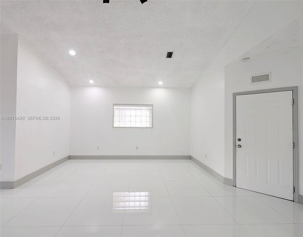 15356 SW 42nd Ln, Miami, FL 33185