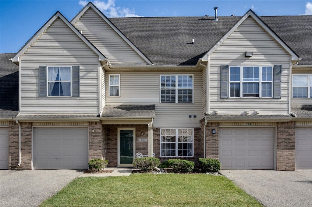 285 Brookfield Drive, Westland, MI 48185