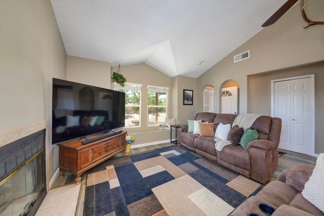 4937 Chromium Drive NE, Rio Rancho, NM 87124