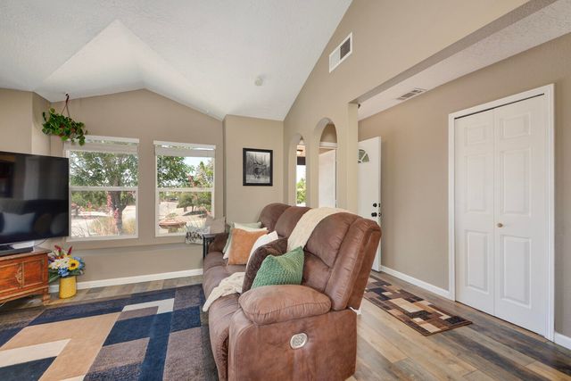 4937 Chromium Drive NE, Rio Rancho, NM 87124