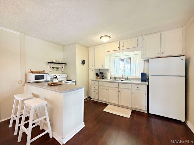 30 Hill Drive, Eclectic, AL 36024