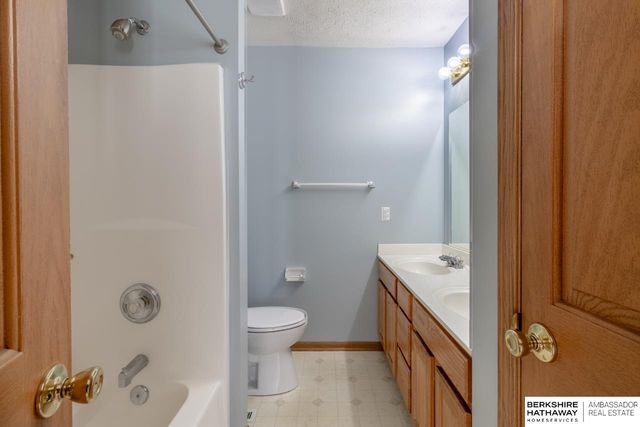 7518 S 178 Circle, Omaha, NE 68138