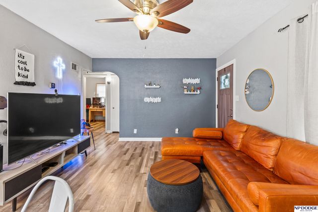 2807 Crawford Street, Bellevue, NE 68005