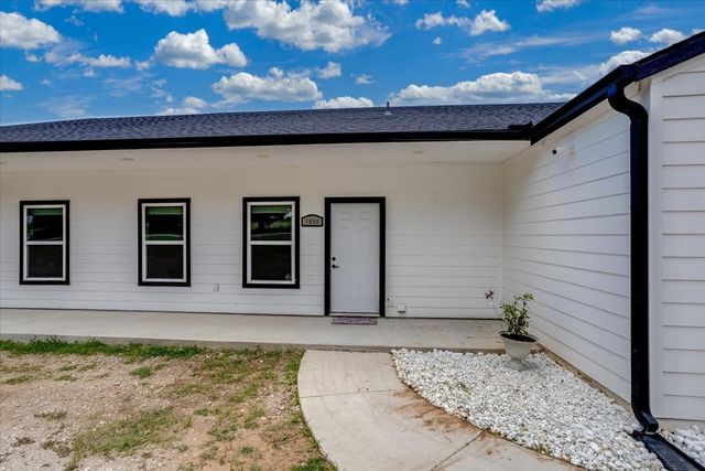 1409 County Road 913, Burleson, TX 76028