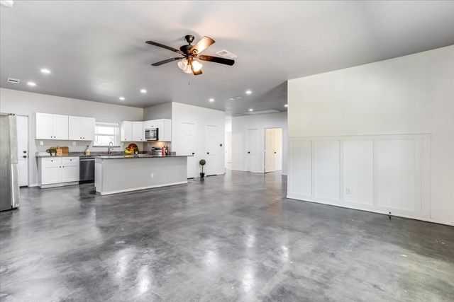 1409 County Road 913, Burleson, TX 76028