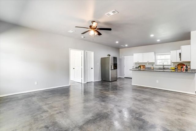 1409 County Road 913, Burleson, TX 76028