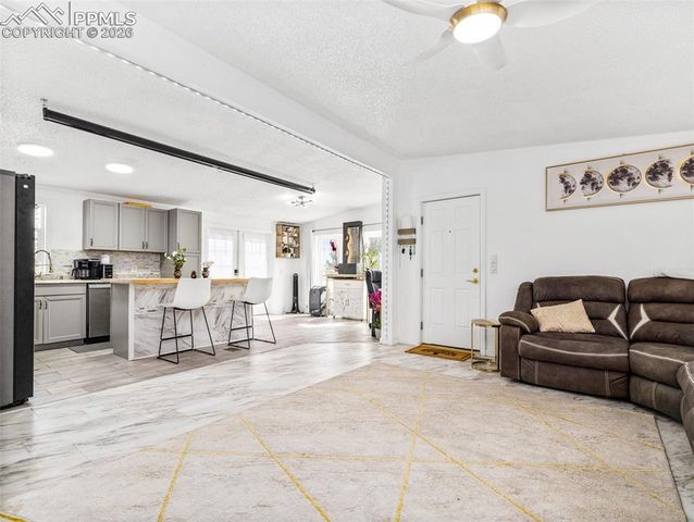 279 E Kipling Drive, Pueblo West, CO 81007