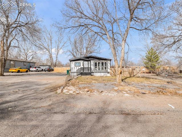279 E Kipling Drive, Pueblo West, CO 81007