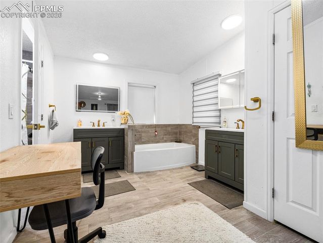 279 E Kipling Drive, Pueblo West, CO 81007