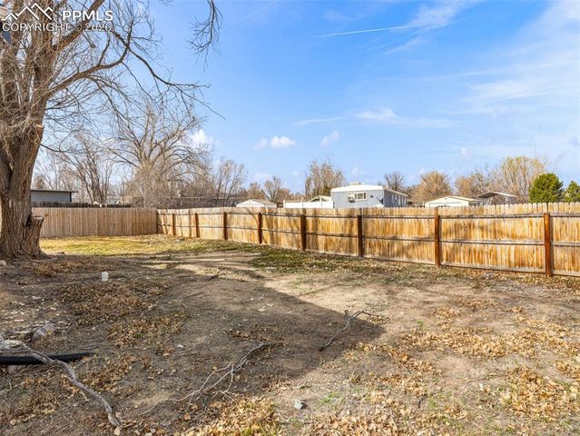 279 E Kipling Drive, Pueblo West, CO 81007