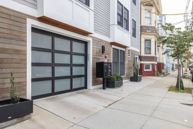 113-115 Falcon St 113-3, Boston, MA 02128