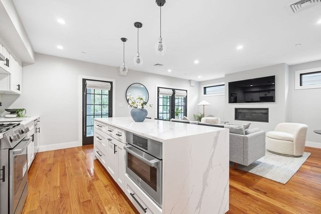 113-115 Falcon St 113-3, Boston, MA 02128