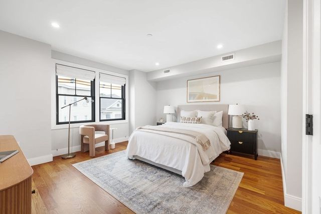 113-115 Falcon St 113-3, Boston, MA 02128