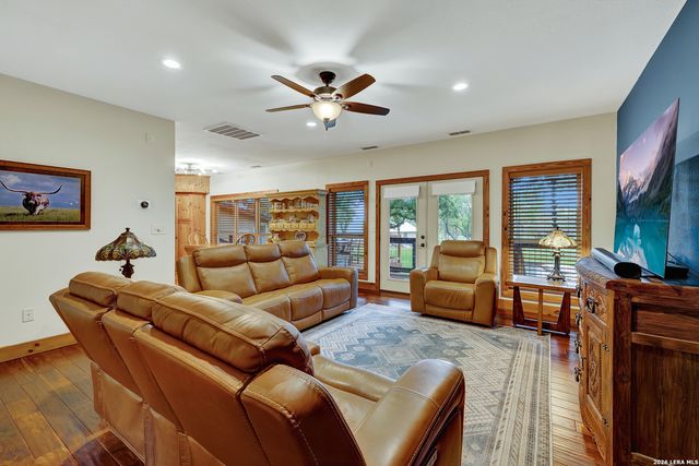 285 Rangeland, Seguin, TX 78155