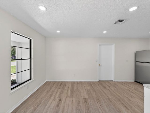 2575 1st Place, Vero Beach, FL 32962