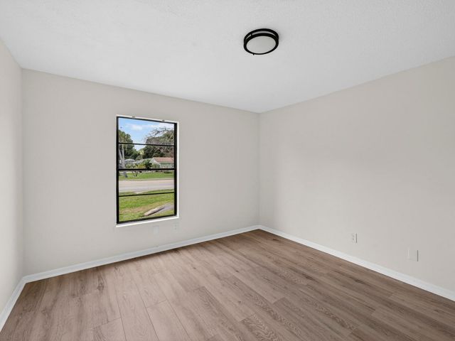 2575 1st Place, Vero Beach, FL 32962