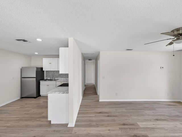 2575 1st Place, Vero Beach, FL 32962