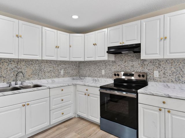 2575 1st Place, Vero Beach, FL 32962