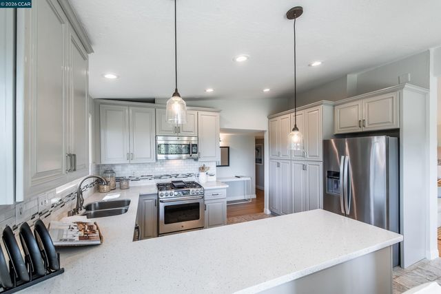 11 Dale Court, Lafayette, CA 94595