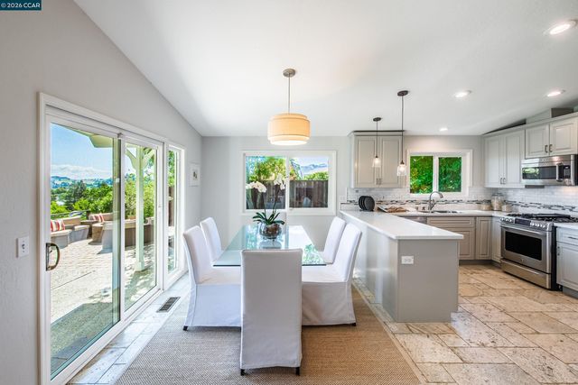 11 Dale Court, Lafayette, CA 94595