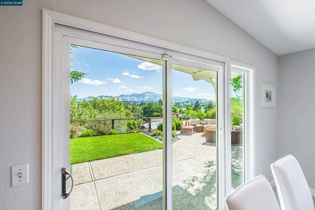 11 Dale Court, Lafayette, CA 94595