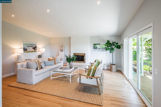 11 Dale Court, Lafayette, CA 94595