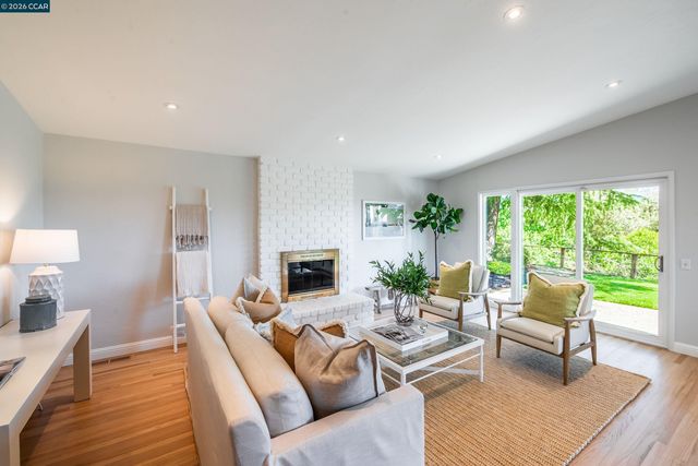 11 Dale Court, Lafayette, CA 94595