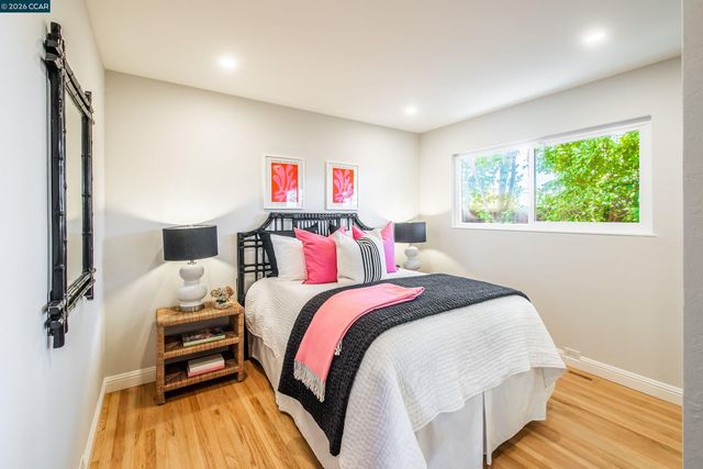 11 Dale Court, Lafayette, CA 94595